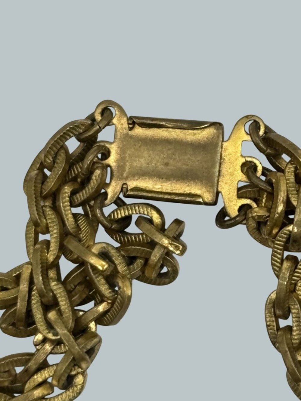 Vintage Triple Strand Choker Gold Plated Textured Brass Links Embossed Box Clasp - Picture 7 of 14